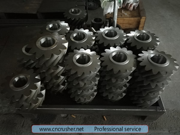 2 Crusher Sandvik Pinion